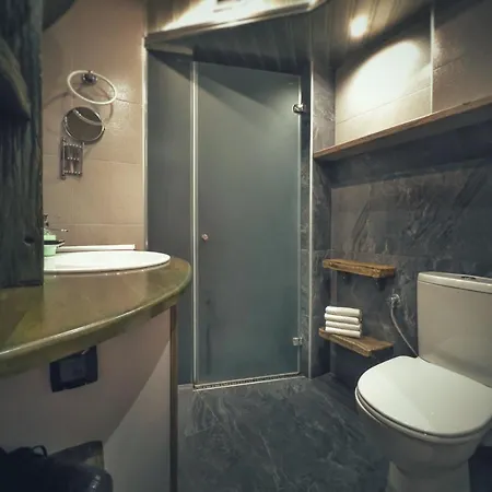 тhe Bohemian Lodge-entire House With Sauna Appartamento Veliko Tărnovo
