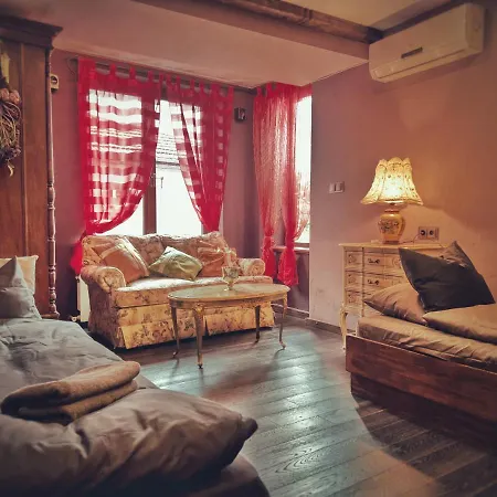 тhe Bohemian Lodge-entire House With Sauna Appartamento
