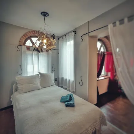тhe Bohemian Lodge-entire House With Sauna Veliko Tărnovo
